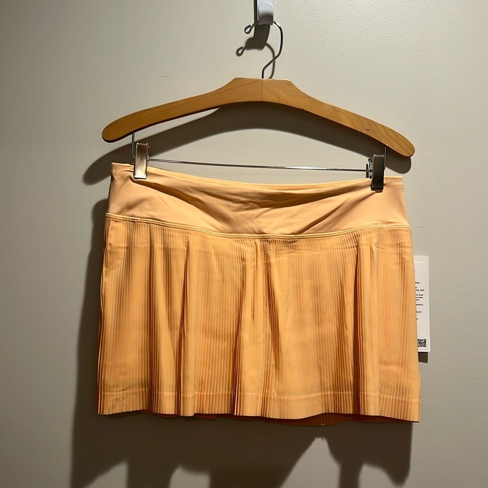 Lululemon pleat to street skirt